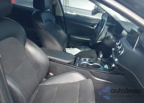 2019 Kia Stinger Premium z USA, uszkodzony, nr VIN KNAE25LA8K6053284